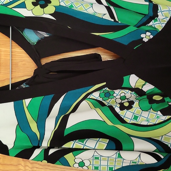 TORRID capped sleeves blouse - Picture 2 of 7